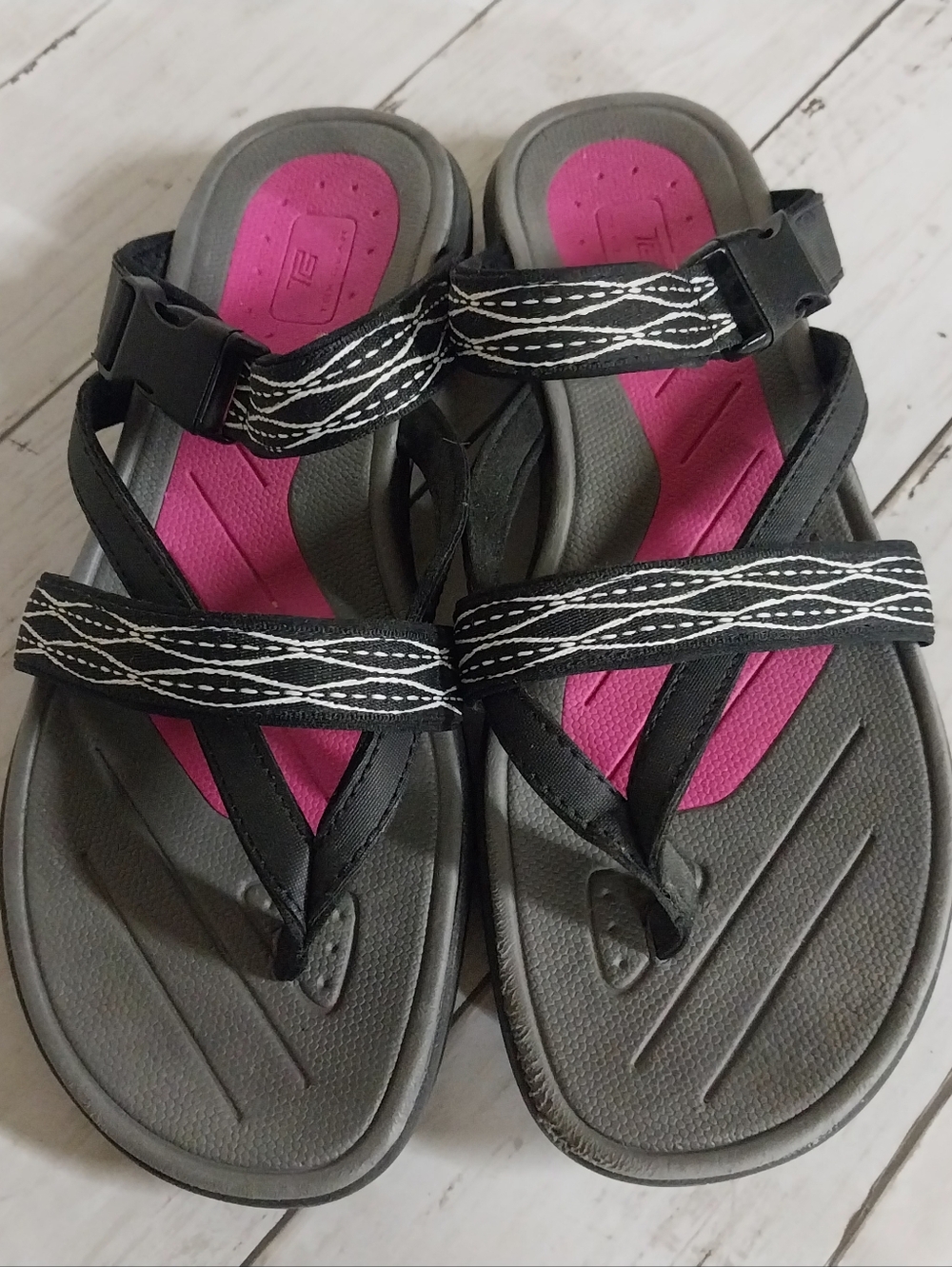 Tek Gear Thong Flip Flops Women Size 8 Black Gray Sandal Flip Flop - Picture 2 of 5